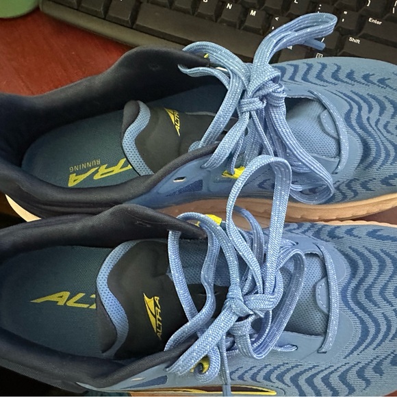 Altra Blue and Yellow Running Shoes - Picture 2 of 4
